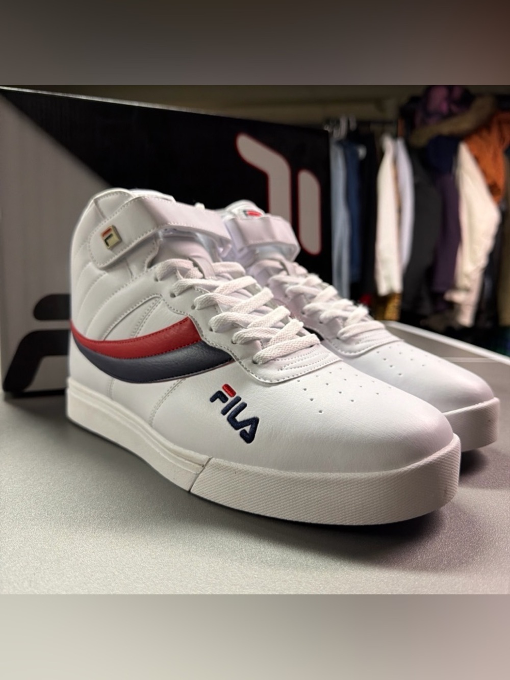 Fila Mens Vulc 13 Reverse Flag Sneakers Size 12 White Blue Red NWB